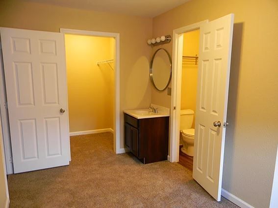 Ashburn Court Apartments: 506 S Graham Ave, Carbondale, IL 62901